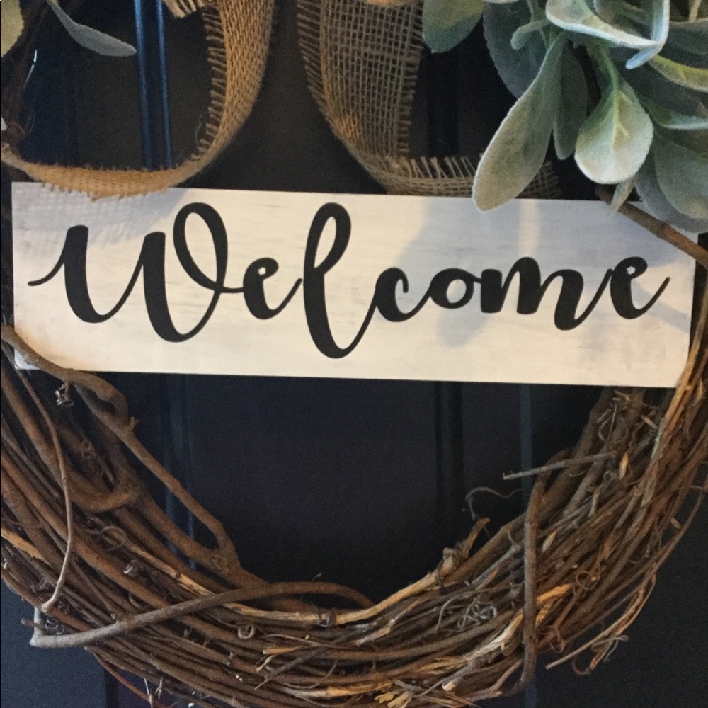 Lambs ear wreath with white wooden distressed sign - Picture 2 of 3